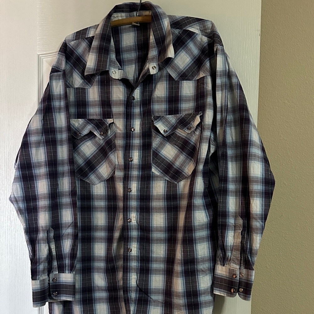 Walls Purple and White Plaid Shirt